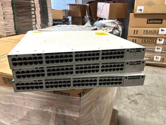 Buon prezzo Switch di rete Cisco serie 9300 con 48 porte UPOE+ con capacità di switching di 256 Gbps e design impilabile in linea