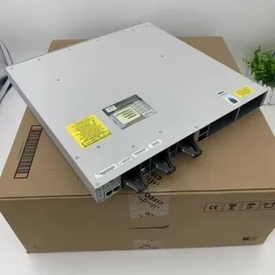 Dobra cena. Przełącznik korporacyjny Cisco serii C9300, 24-portowy, stackowalny, o przepustowości przełączania 208 Gb/s w Internecie